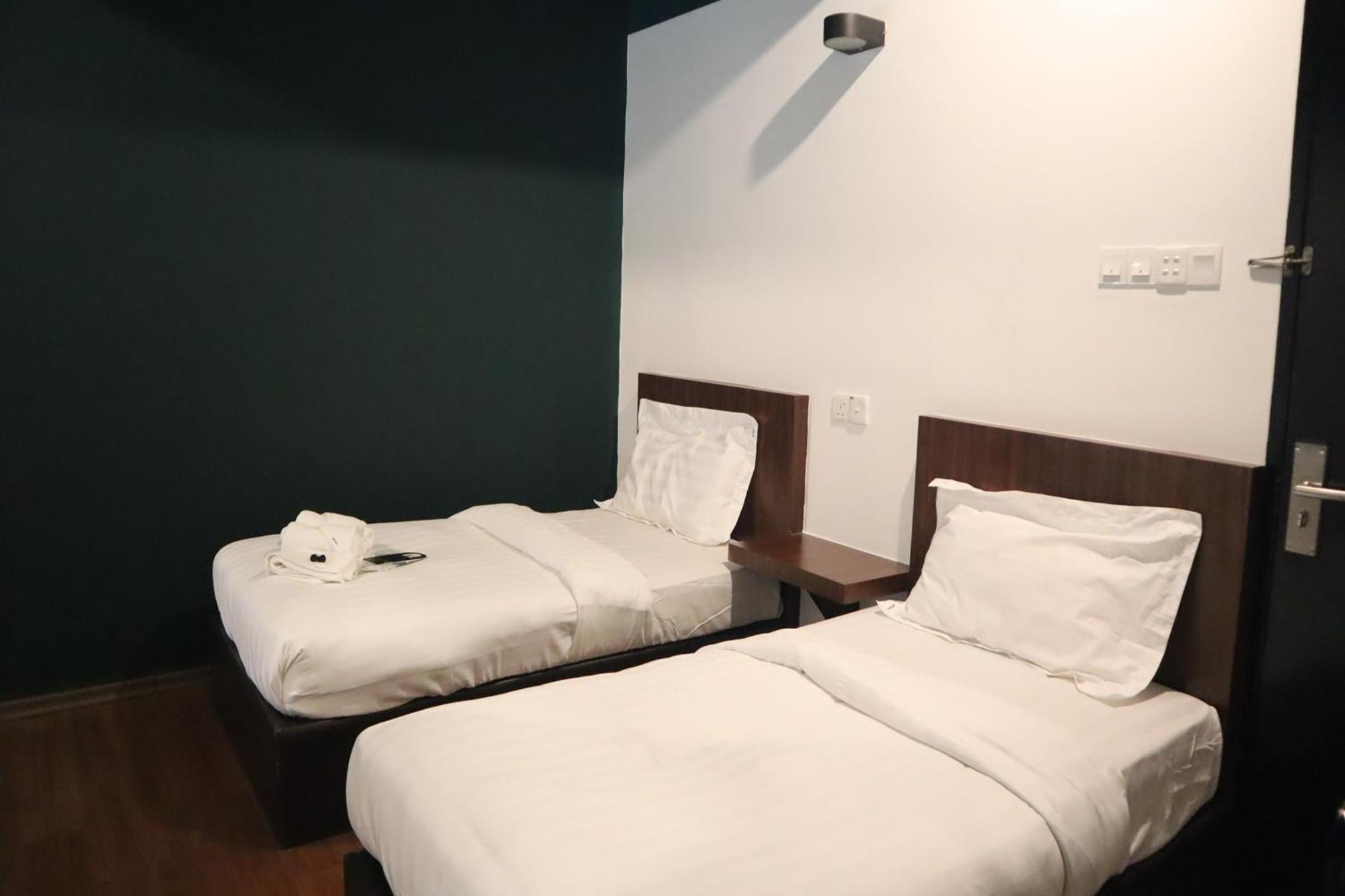 V At Parade Hotel Kluang